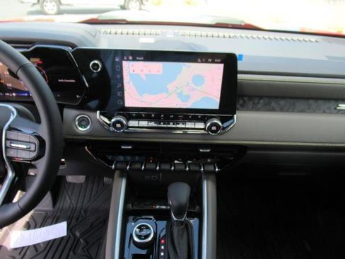 New 2025 Chevrolet Colorado ZR2 w/ ZR2 Bison Edition image 23