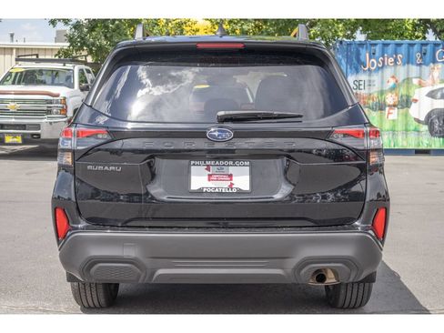 Used 2025 Subaru Forester Premium w/ Convenience Package #1 AWD/4WD image 4