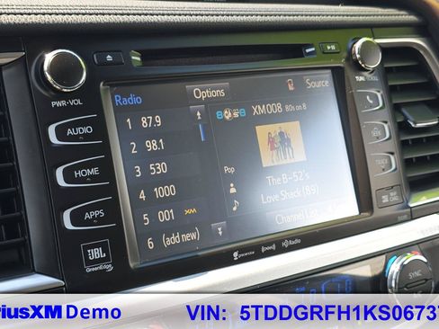 Certified 2019 Toyota Highlander AWD Hybrid image 30
