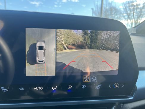 New 2026 Chevrolet Equinox EV LT AWD/4WD image 26