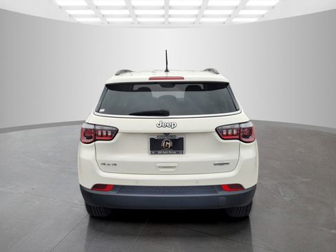 Used 2017 Jeep Compass Latitude w/ Safe & Security Group AWD/4WD image 6