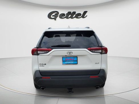 Used 2019 Toyota RAV4 XLE Premium FWD image 6