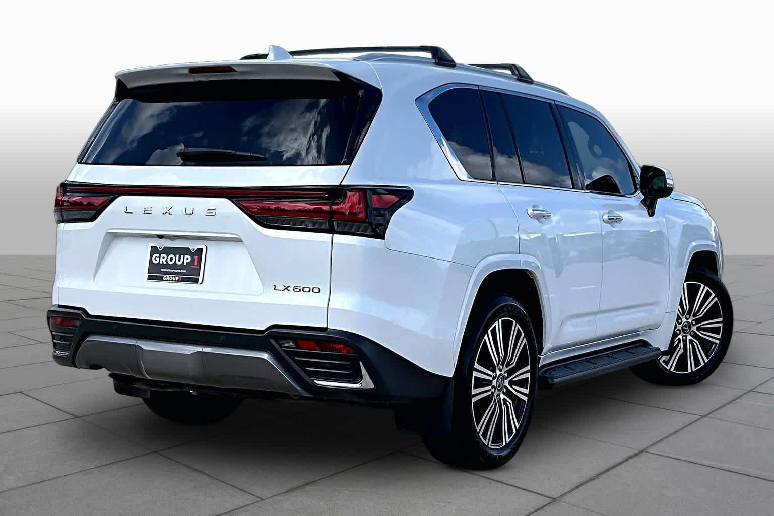 Used 2025 Lexus LX 600 4WD w/ Accessory Package (2T) image 13