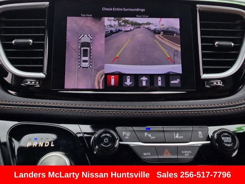 Used 2025 Chrysler Pacifica Pinnacle FWD image 25