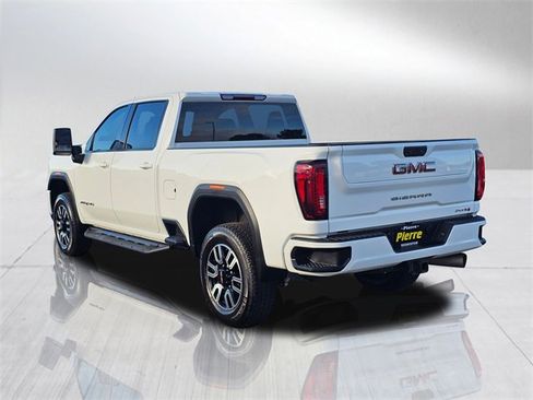 Used 2023 GMC Sierra 2500 AT4 image 4