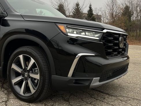 Certified 2025 Honda Pilot Elite image 9