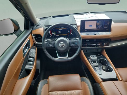 Certified 2024 Nissan Rogue Platinum w/ Platinum Premium Package FWD image 7