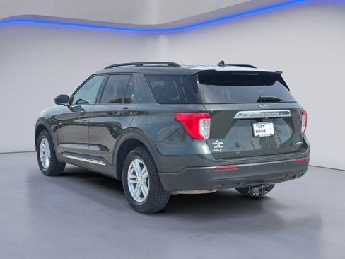 Used 2023 Ford Explorer XLT AWD/4WD image 3