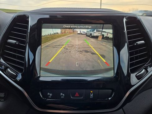 Used 2019 Jeep Cherokee Limited w/ Technology Group AWD/4WD image 25