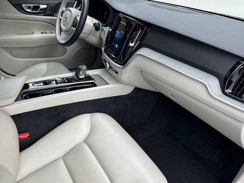 Used 2023 Volvo S60 B5 Plus w/ Climate Package image 17