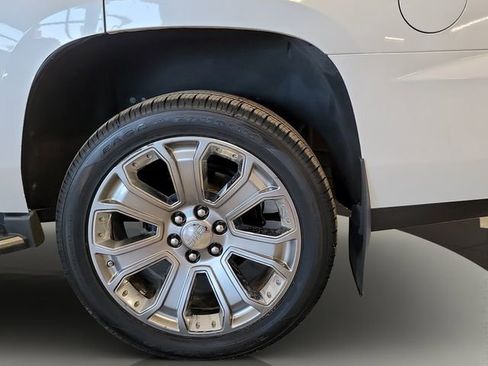 Used 2018 GMC Yukon SLT w/ Open Road Package AWD/4WD image 19