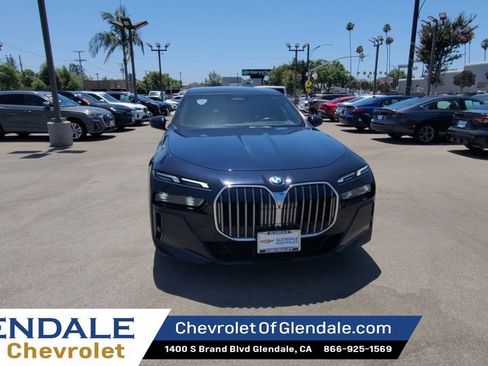 Used 2024 BMW 740i RWD image 3