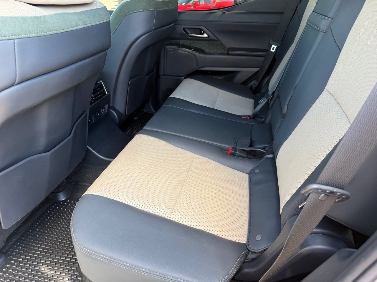 Used 2024 Lexus GX 550 AWD/4WD image 15