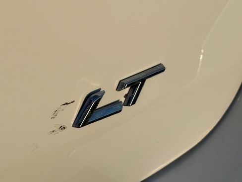 Used 2023 Ford Explorer XLT image 11