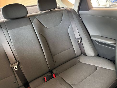 Used 2025 Kia K4 FWD image 36