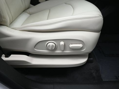 Used 2023 Buick Enclave Essence w/ Experience Buick Package AWD/4WD image 16