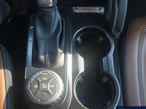 Used 2024 Ford Bronco Outer Banks AWD/4WD image 35