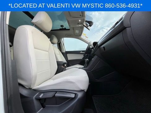 Used 2020 Volkswagen Tiguan SE w/ Panoramic Sunroof Package image 24
