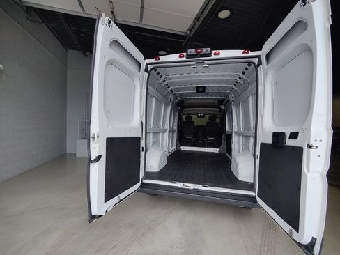 Used 2023 RAM ProMaster 2500 FWD image 7