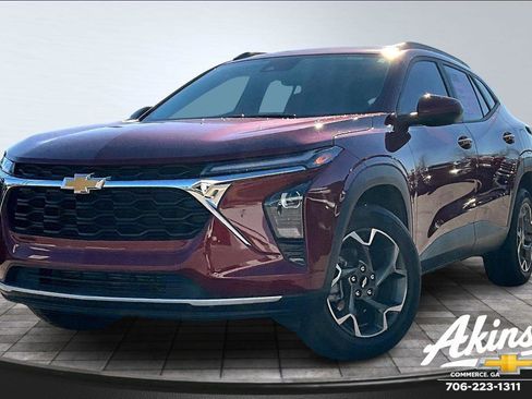 Certified 2024 Chevrolet Trax LT w/ LT Convenience Package image 1