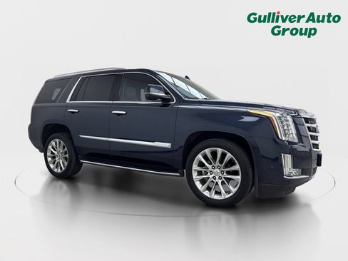 Used 2019 Cadillac Escalade Luxury AWD/4WD image 12