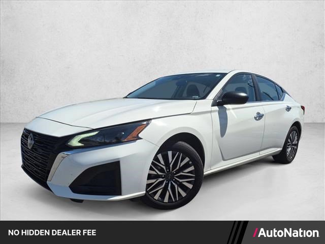 Used 2025 Nissan Altima 2.5 SV AWD/4WD image 1