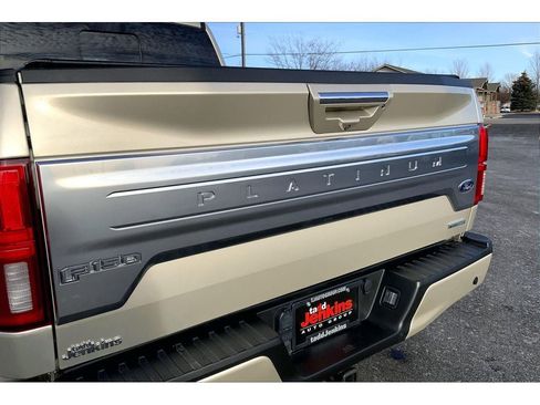 Used 2018 Ford F150 Platinum w/ Equipment Group 701A Luxury image 9