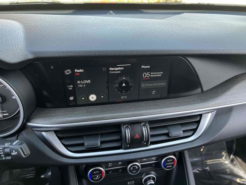 Used 2020 Alfa Romeo Stelvio Ti w/ Nero Edizione image 10