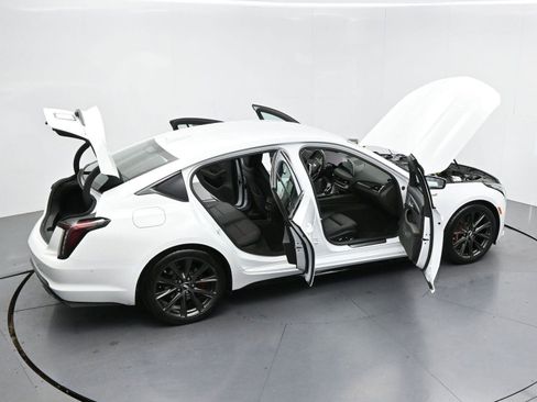 Used 2025 Cadillac CT5 V RWD image 41