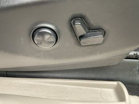 Used 2023 Chrysler Pacifica Limited image 22