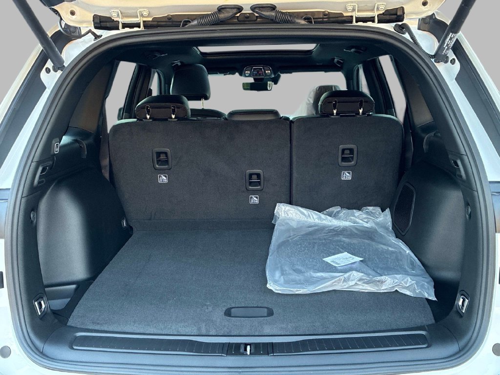 New 2026 Jeep Grand Cherokee Limited AWD/4WD image 4