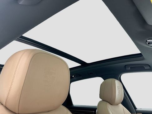 Used 2022 Porsche Cayenne image 17