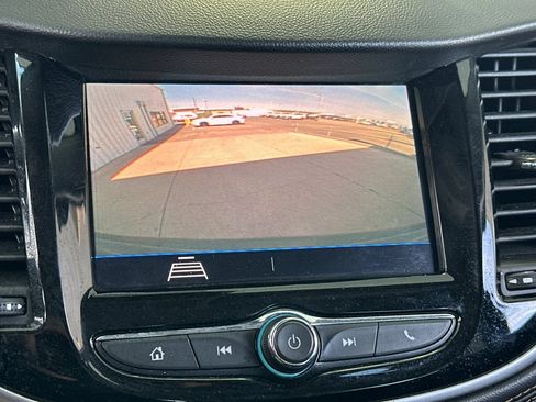 Used 2022 Chevrolet Trax LT w/ Driver Confidence Package AWD/4WD image 19