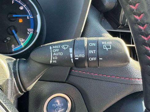 Used 2022 Toyota RAV4 SE image 24