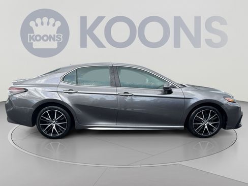 Used 2021 Toyota Camry SE FWD image 8