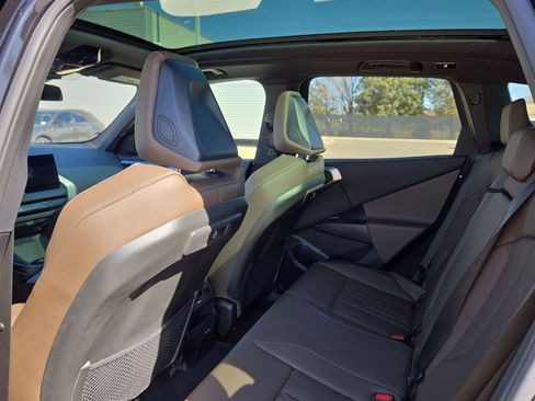 Used 2025 BMW X3 xDrive30i w/ Premium Package image 13