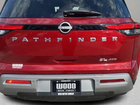 Used 2023 Nissan Pathfinder SL AWD/4WD image 42