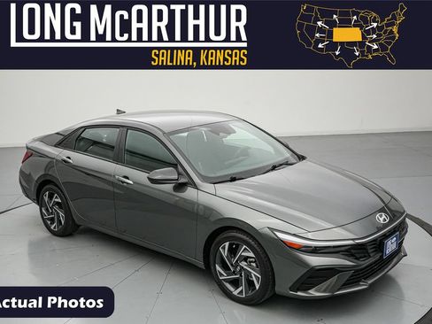 Used 2025 Hyundai Elantra Sport FWD image 1