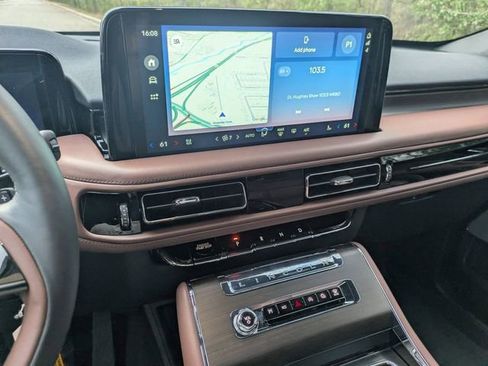 New 2026 Lincoln Aviator Reserve AWD/4WD image 17