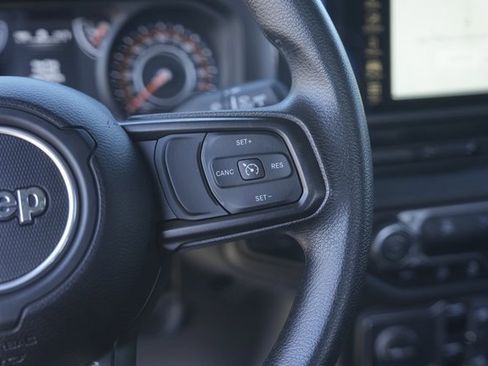 Used 2025 Jeep Gladiator Sport image 23