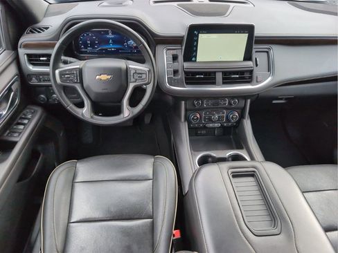 Used 2024 Chevrolet Suburban Premier RWD image 28
