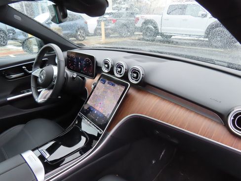Used 2025 Mercedes-Benz C 300 4MATIC Sedan image 18