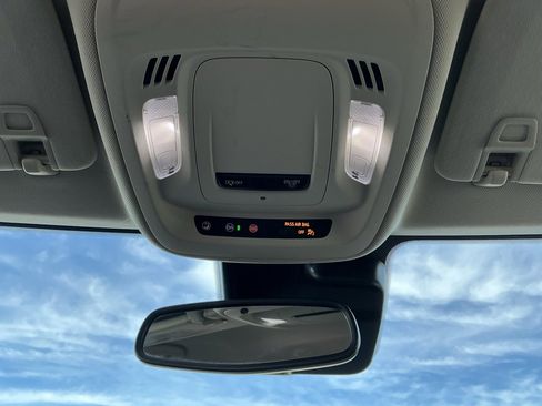 Used 2023 Buick Envision Essence w/ Sport Touring Package image 33