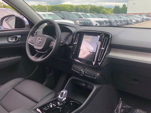 New 2026 Volvo XC40 B5 Plus w/ Protection Package Premier image 18