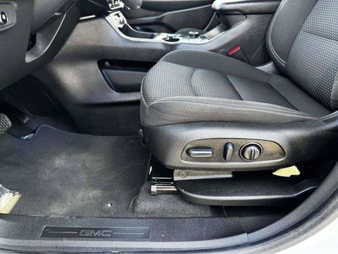 Used 2023 GMC Terrain SLE w/ Driver Convenience Package FWD image 23