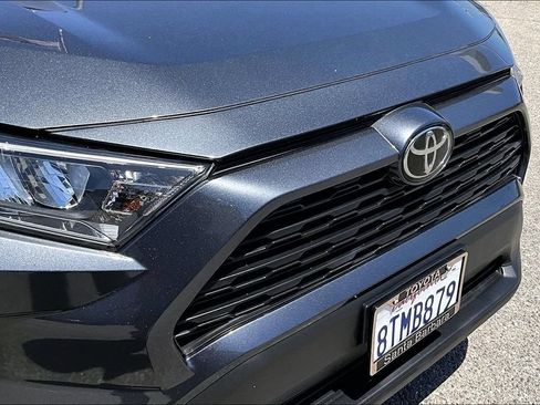 Used 2021 Toyota RAV4 XLE w/ XLE Grade Weather Package FWD image 33