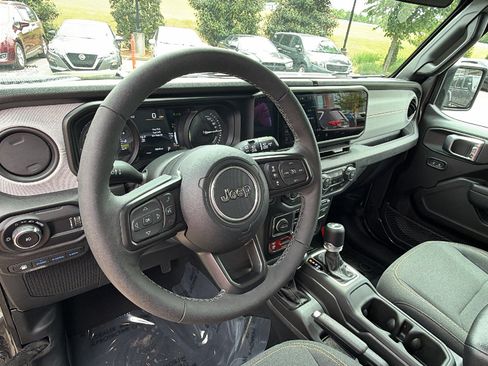 Used 2025 Jeep Wrangler Unlimited Sport S 4xe AWD/4WD image 24