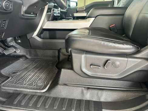 Used 2019 Ford F250 Lariat w/ Lariat Ultimate Package AWD/4WD image 15