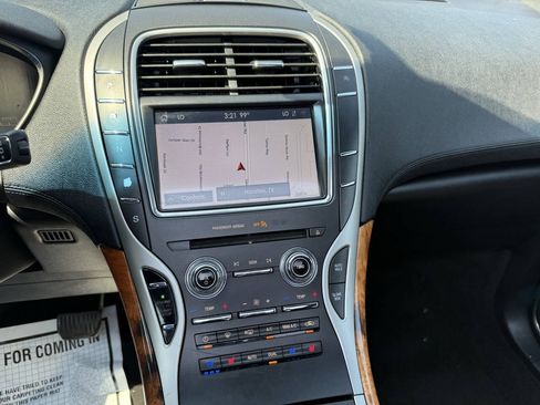 Used 2020 Lincoln Nautilus Reserve FWD image 25