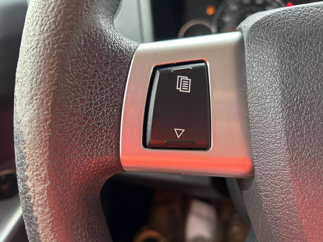 Used 2008 Jeep Commander Sport AWD/4WD image 19